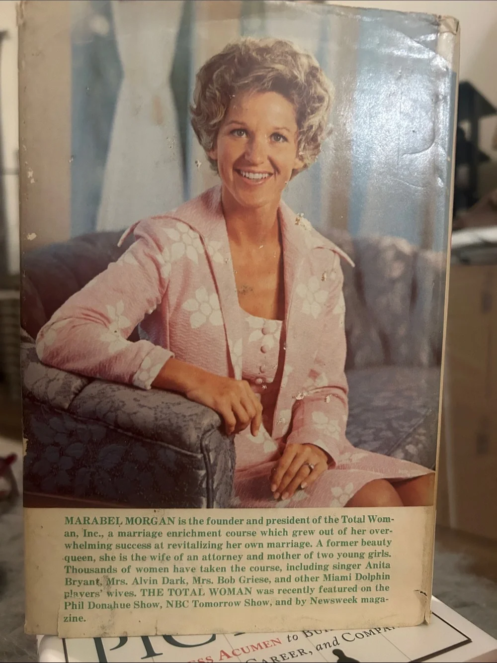 The Total Woman — by Marabel Morgan